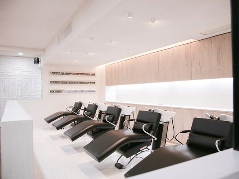 【南蔵王】≪社会保険完備・入客チャンスあり・産休育休の取得実績あり≫向上心が高いスタッフさんと一緒に働くことができます！地域密着型で幅広い年代のお客様から愛されるヘアサロン「Leben:（レーベン）」からスタイリスト（美容師）の求人☆★