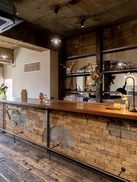 【彦根駅】≪シャンプー、カラー、縮毛矯正まで出来る方の募集≫≪ママさん美容師も歓迎≫≪社会保険完備≫≪月8日休み≫≪土日休み可能≫頑張り次第で最短2年でデビューができる！小規模のプライベートサロン◎地域密着型のサロンなので幅広いお客様に携われます！「alo.（アロ）」からアシスタント（美容師）の求人★☆