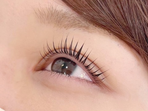 【西院】≪19時営業終了≫≪週休2日or完全週休2日の選択制≫≪土日休みもOK≫≪産休育休取得実績あり≫≪社会保険完備≫≪髪色ネイル自由≫入客チャンスも沢山あり！働く環境の整ったサロンですよ！「eL 西院駅前店（エルサイインエキマエテン）」からアイリスト（まつげパーマ）の求人☆☆