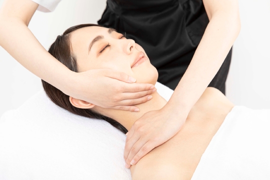 【西大島】≪社会保険完備≫≪月8日休み≫福利厚生も充実！！女性を美しくするお仕事で一緒に成長していきませんか？人気アパレルブランドが女性のためのサロンをプロデュース「KANGOL SALON Total Beauty アリオ北砂店（カンゴールサロントータルビューティーアリオキタスナテン）」からレディースシェーピング（理容師）の求人☆☆