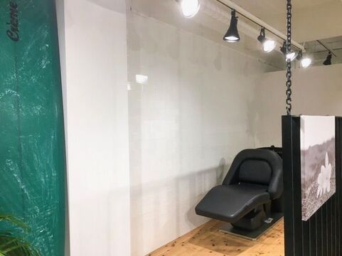 【心斎橋】≪完全マンツーマン制！！≫≪入客チャンス大!!≫頑張りはしっかり歩合で還元あり◎完全マンツーマン制で、お客様の要望に幅広く対応！本格的な撮影にも興味がある方にもオススメ！都会の隠れ家ハイクオリティーサロン「Laurel（ローレル）」からスタイリスト（美容師）の求人★☆★