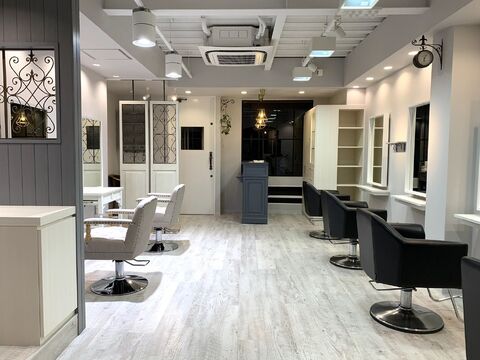 【富田】≪完全週休2日制！平均退社20時！社会保険完備可≫カット入客チャンスが多く、ゆったりお客様と関わっていくことが可能です！プライベートも大切にしながら働いていくことができますよ！「HAIR CARE DHK（ヘアケアディーエイチケー）」からスタイリスト（美容師）の求人☆★☆