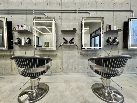 【天神】≪社会保険完備≫≪完全週休二日制≫≪高単価サロン≫≪交通費支給あり≫韓国ヘアが人気のサロン！ライフスタイルに合わせた働き方が可能！「umu.（ウム）」からスタイリスト（美容師）の求人☆★