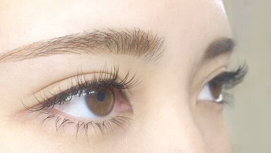 【京成成田】≪日祝休みOK≫≪未経験・通信生・新卒生歓迎≫≪デビューまで最短2カ月≫研修中もお給料ありだから安心！アイリストとして成長したい方もここで挑戦しませんか？経験者の方も大歓迎！「Tiara Luxe成田富里店（ティアラリュクスイオンタウンナリタトミサトテン）」からアイリスト（まつげエクステ・まつげパーマ・アイブロウ）の求人☆☆