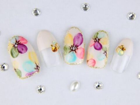 【西梅田】《ネイリスト未経験OK☆3級から☆社保完備☆シフト制☆》お客様のライフスタイルにあわせたデザインを提供するSOU（ソウ）!!長く活躍してほしいから、福利厚生も整えています♪ネイリスト（ネイル）の求人☆★☆