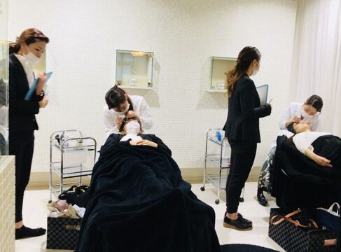 【三条】オススメ求人♪コンテスト受賞者多数輩出サロン☆アイラッシュの技術をしっかり学びたい方！向上心の高いスタッフさんと一緒に働きたい方にオススメ”Feerique（フェリーク）”からアイリスト（アイデザイナー・まつ毛エクステ）の求人☆☆