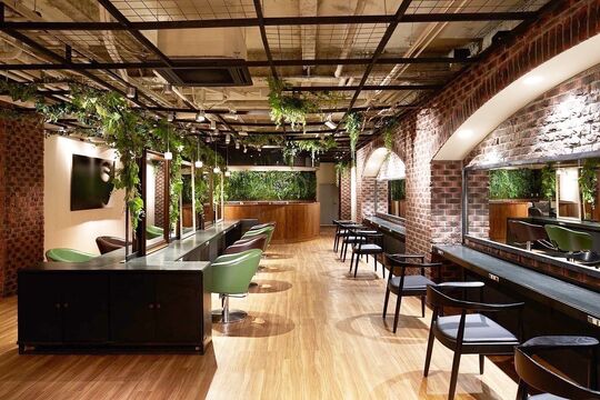 【櫛田神社前駅】≪完全週休二日制or月休6日選択OK・社会保険完備≫独立支援あり！！トータルビューティーサロンなのでまつエク、フェイシャルエステなど学べます！！還元率も良く高収入を狙える＆入客チャンスもあるヘアサロン「Baciami Hair&Spa（バーシャミヘアーアンドスパ）」からスタイリスト（美容師）の求人☆★