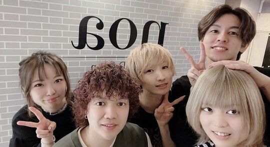 【町田駅】≪有給休暇あり≫≪月8日休み≫≪各種手当あり≫万全の福利厚生面！各種手当も充実してます！デザインカラーで多くのお客様に支持されるサロン「noa Hair Design（ノアヘアデザイン）」からアシスタント（美容師）の求人☆★