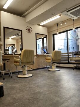 【王子公園】≪日曜定休あり≫≪月6日休みは月給27万円〜！月8日休みは月給25万円〜！≫≪社会保険完備≫≪19時退勤可能！≫正社員は土日休みを年間最大9日まで取得OK！パートの方は制限なし！プライベートも充実させながら楽しくお仕事ができるサロン「Sopra（ソプラ）」からスタイリスト（美容師）の求人☆★