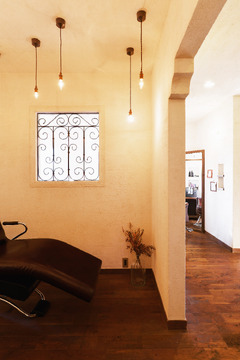 【井野】≪高単価サロン≫≪社会保険完備≫≪トリートメントが人気≫予防ケアに特化したおしゃれサロン！お客様一人一人に向き合いながら仕事ができます！「gilly（ジリー）」からスタイリスト（美容師）の求人☆☆