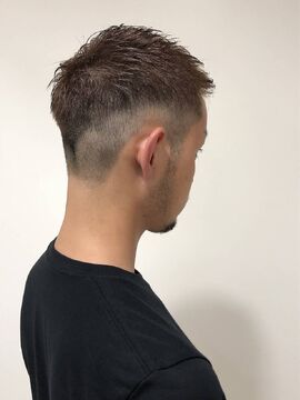 【兵庫駅】≪社会保険完備≫≪月給23万円〜≫≪有給休暇あり≫≪遅くても20時には退勤可能≫半歩先の技術提供で地域一番のありがとうの言葉を大切に、スタッフ同士、お客様からも感謝の言葉を頂けるように心がけるサロン「enchante（アンシャンテ）」からスタイリスト（美容師）の求人☆★