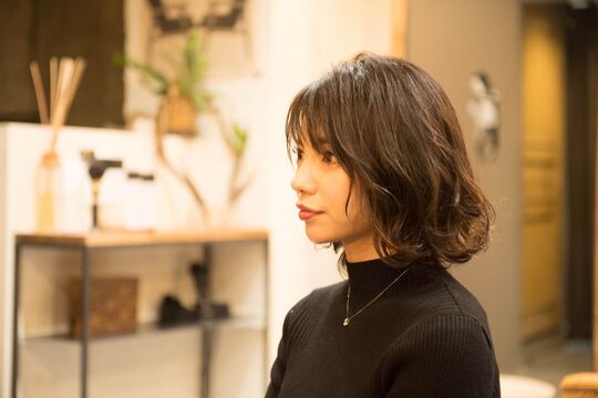 【森ノ宮】≪高時給の1500円！！≫≪指名フリー共に35％還元で月給30～40万円以上稼げるサロン≫≪月8,9日休み≫≪社会保険完備≫ママさん美容師や時短社員も大歓迎！平均客単価10000円以上！一人で頑張るのではなくスタッフ皆で協力して売上を作っていくサロンです！頑張った分はしっかりお給与に還元してもらえる環境！「VERICH（べリッチ）」からスタイリスト（美容師）の求人☆☆