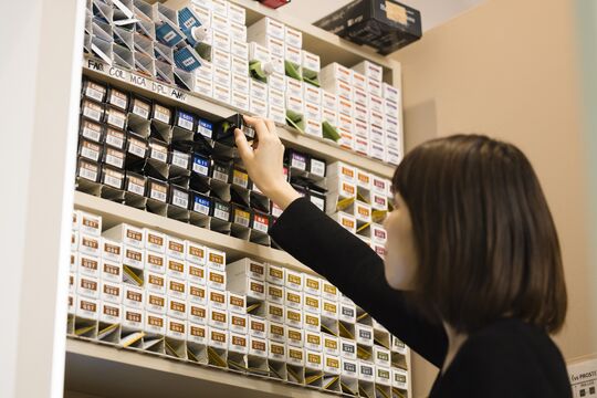 【青砥】■勤務時間外の残業無し・休憩はきっちり1時間確保・産休育休制度あり・社会保険完備・週2日からでも勤務できます■手荒れ、ブランクのある方もしっかりとした研修がありますので安心！全国で人気のカラー専門店です！「ヘアカラー専門店 fufu ユアエルム青戸店（ヘアカラーセンモンテン フフ ユアエルムアオトテン）」からカラーリスト（美容師）の求人☆★