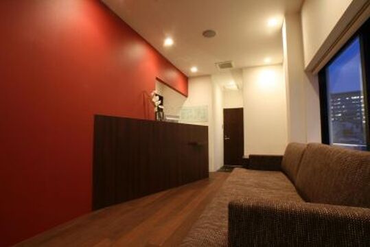 【紀三井寺】≪実働8時間≫≪社会保険完備≫パートも募集中！ハイクオリティなスタイル提案と接客力が人気のセレブが集う大人のための隠れ家ヘアサロン！上質な空間が非日常を演出する「DERE-DIR fidele（デレディールフィデル）」からスタイリスト（美容師）の求人です☆★☆