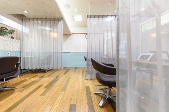 【南安城駅】≪土日休み・連休取得の相談OK≫≪完全マンツーマン≫≪30万円の最低保障給あり≫最低保証給があるので安心して働ける！あなたに合わせた休みの相談も可能なので希望の働き方が可能！「ilo.hair anjo（イロヘアーアンジョウ）」からスタイリスト（美容師）の求人★☆