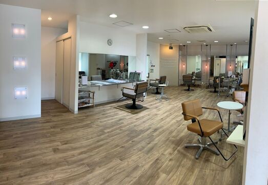 【姪浜】≪社会保険完備・完全週休二日制・平均退勤時間17〜18時≫≪最短18ヶ月でスタイリストデビュー≫ほぼ残業がないのでプライベートの時間も充実できます！時短勤務などの相談OK！！着付け・セットも学べるので美容師としてドンドン成長できるヘアサロン「P-brands hair Ricetta（ピーブランズヘアーリチェッタ）」からアシスタント（美容師）の求人☆☆