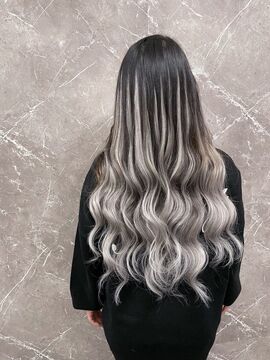 【心斎橋】≪月給26万円スタート≫≪社会保険完備≫≪土日休みOK≫≪交通費支給全額あり≫ライフスタイルを重視した働き方もできるため、プライベートを充実させたい方でも大歓迎！ヘアエクステで稼ぎたい方にはオススメのサロンです！「NEOBOX （ネオボックス）」からスタイリスト（美容師）の求人★☆