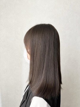 【天神橋筋六丁目】≪完全週休2日制≫≪20時までに退勤可能≫≪駅から徒歩1分≫≪客単価11000円≫≪休憩1時間保障≫オシャレな内装と丁寧な接客が人気のサロン！お客様一人ひとりに向き合った施術をしたい方にオススメです。土日休みの相談可能など、他にも良い条件がたくさんあります！「ROI.（ロイ）」からスタイリスト（美容師）の求人☆★