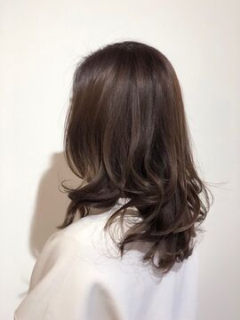 【豊中駅】≪完全フレックス出勤≫≪社会保険完備≫人気の髪質改善メニューで1万円以上の高単価な技術をご提供！マンツーマンの接客で無理なく稼いでもらえます！コアタイムが無しなので週休3日や時短勤務などライフスタイルに合わせて働けます！ママさん美容師さんにもオススメのサロンです！「octo hair studio（オクトヘアスタジオ）」からスタイリスト（美容師）の求人☆★