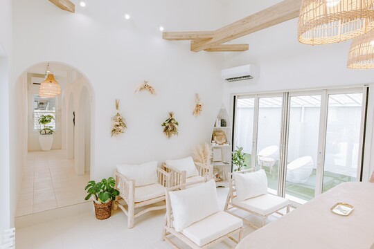 【座間駅】≪未経験OK≫≪月9日休み≫≪土日休みOK≫≪時短社員OK≫しっかりとした研修で未経験の方でも売上を立てやすい！抜群の働きやすさでスタッフの離職率が低いサロンです！「Eyelash Salon Lady 座間店（アイラッシュサロンレディザマテン）」からアイリスト（まつげエクステ・まつげパーマ）の求人☆☆