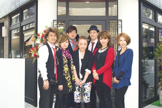 【阪急伊丹】≪月給25万円〜≫≪入客チャンス≫≪住宅手当あり≫安心の高待遇で長く働いてもらえます!!着付けやメイクなどの幅広い技術を学んで行ける地域密着型アットホームサロン“ATELIER MOVE（アトリエムーブ）”からスタイリストの求人☆★☆