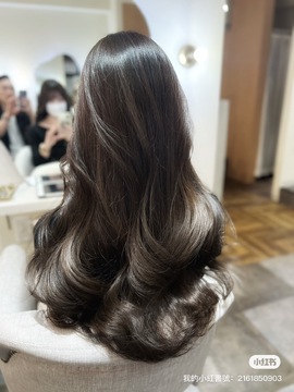 【梅田】≪未経験・通信生・新卒生歓迎≫≪最短1年でデビュー可能≫≪月8～10日休み選択制≫≪営業時間内レッスン可≫≪20時までに退勤可能≫≪社会保険完備≫≪土日祝休み月3日までOK≫≪有給消化率100％≫韓国ヘアが人気の高単価サロン！それぞれのなりたい美容師像に合わせたレッスンを行っていきます！「Sugar（シュガー）」からアシスタント（美容師）の求人☆★