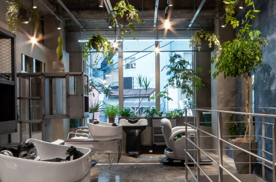 【茶屋町】≪完全週休2日制≫≪有給休暇&GW休暇&リフレッシュ休暇あり≫≪社会保険完備≫お客様の心に伝わるデザインを創る人気ヘアサロン！！「si（シー）」からアシスタント（美容師）の求人☆★☆