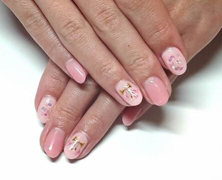 【西宮北口】≪完全週休2日制≫≪社会保険完備≫≪実働8時間≫経験者大歓迎！お仕事もプライベートも充実するサロン！かわいいお店が魅力的！アットホームサロン「nail and eyelash salon THREE（ネイル アンド アイラッシュ サロン スリー）」からネイリスト（ネイル）の求人☆☆