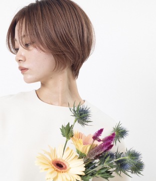 【JR古賀駅】≪パートアルバイトもOK・駐車場あり・月1回土日どちらかお休みOK・完全週休2日制・社会保険完備・高月給スタート・有給休暇あり・小規模少人数制≫営業時間も短いので自分の時間も大切にできます！！ヘッドスパにも力を入れ集客好調、歩合も技術売上に対する還元！！小規模少人数制の隠れ家サロン「pua heal（プアヒール）」からスタイリスト（美容師）の求人☆★☆