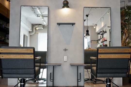 【三宮】≪月給22万スタート!!≫≪日曜休みあり≫≪頑張り次第で2年でデビュー可能≫撮影も行っていきます！スパに力をいれているオシャレなプライベートサロン“HAIR&LIFE C（ヘアーアンドライフシー）”からアシスタント（美容師）の求人☆★☆