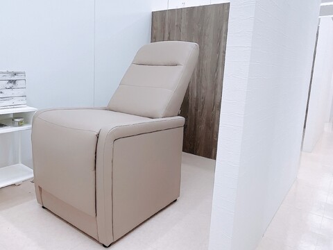 【海浜幕張】■日祝定休・完全週休2日制・産休育休実績あり・土曜休みも有り・有給休暇あり・社会保険完備・ネイルや髪型自由・スタッフ間の施術は無料■プライベートも充実させ、長く活躍できる環境です！「Eyelash＆Nail TAKE（アイラッシュアンドネイルタケ）」からアイリスト（アイデザイナー・まつ毛エクステ）の求人☆☆