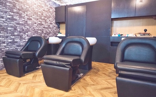 【京都駅】≪フリー売上40～50％／指名売上45〜60％≫≪平均客単価8000円≫≪離職率が圧倒的に低いサロン≫完全マンツーマン施術で単価も上げやすい！流行りの商材や薬剤など豊富に取り扱いあり！プライベートを重視しながらでもガッツリ稼げるサロン！「LoRE hair coordinate 京都駅前店（ロアヘアコーディネートキョウトエキマエテン）」からスタイリスト（美容師）の求人☆★