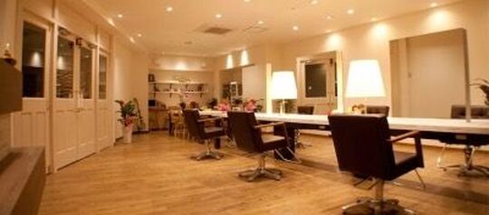 【上野芝】≪月給24万円～≫≪働き方の相談OK≫≪20時迄に退勤可能≫≪有給休暇あり≫早い時間に退勤可能なのでプライベートもしっかり充実！自分に合った働き方で美容師を続けていく、オープン4年目の地域密着型サロン！「BeginningS（ビギニングス）」からスタイリスト（美容師）の求人★☆