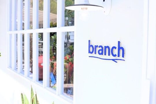 【姪浜】≪社会保険完備・月休8日・土日祝の希望休OK≫フォトスタジオで本格的な撮影などクリエイティブな活動も行っているヘアサロン「branch（ブランチ）」からスタイリスト（美容師）の求人☆★