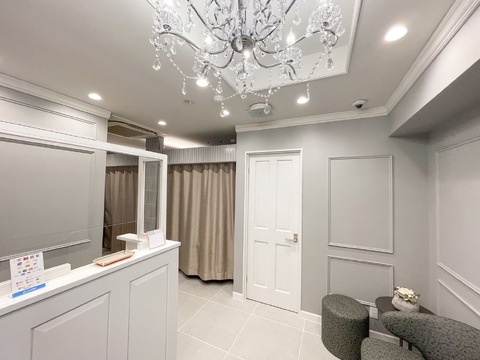 【三ノ宮】≪土日休みOK≫≪ハンドメイン≫≪16時迄の勤務OK≫≪最低保障給あり≫≪ノルマなし≫姿勢矯正、フェイシャルなど幅広いメニューを扱っているサロン。お客様に寄り添った接客がしたい方歓迎！「美POCKETS PLUS（ビポケッツプラス）」からエステティシャンの求人☆☆