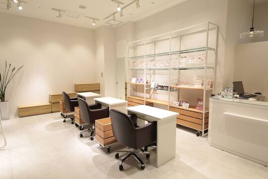 【JR岡山駅】経験者募集中！≪産休育休実績あり≫≪社会保険完備≫1ヵ月間の研修中も変わらず給与発生！美容室併設のトータルビューティーサロン「KAINO イオンモール岡山店（カイノイオンモールオカヤマテン）」からネイリスト（ネイル）の求人☆☆