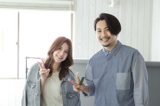 【今福鶴見】≪正社員なのに完全自由シフト制≫≪完全週休2日制≫≪月に2回土日休みOK≫≪社会保険完備≫パートのママさん美容師も歓迎！新規のお客様が多いので、入客チャンスも多数あり！給与が安くて休みも休憩もない、そんな美容師の働き方を変えたサロン「Rowel（ローウェル）」からスタイリスト（美容師）の求人★☆