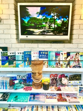 【西新】お客様の引継ぎや新規のお客様にドンドン入れるので今までの経験を活かせる環境！店内にはハワイに関係する雑貨や本がいっぱい！！温かい雰囲気のヘアサロン「HAIR MAKE MOANA（ヘアーメイクモアナ）」からアシスタント（美容師）の求人☆☆