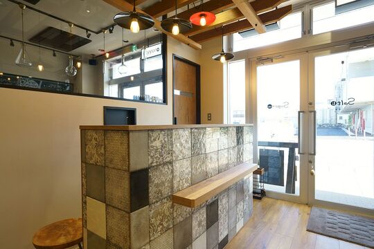 【海老名駅】業務委託と正社員を選択可能！◆土日休みOK・有給休暇あり・社会保険完備◆時短勤務など柔軟に対応可能なので、一度ご相談ください！各種イベントや撮影チームの設置など、興味があることをピックアップして挑戦できる「Salt 海老名店（ソルトエビナテン）」からスタイリスト（美容師）の求人☆★