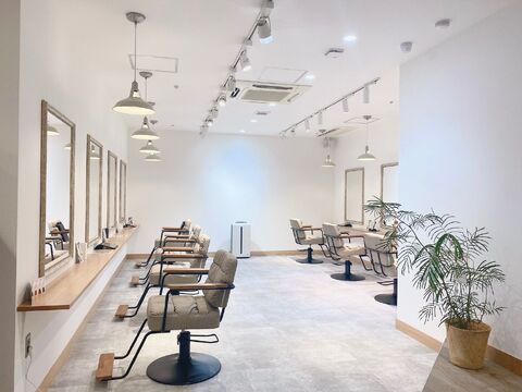 【星ヶ丘】某有名システムトリートメントなど最新の薬剤を導入しトレンドを発信！単価UPも狙いやすい環境です！あなたの希望に合わせて勤務ができ、キャリアアップも叶う「Lana hair salon HOSHIGAOKA（ラナヘアーサロンホシガオカ）」からスタイリスト（美容師）の求人★☆