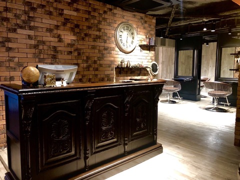 【たまプラーザ】≪賞与あり≫≪誕生日休暇あり≫≪土日祝休みOK≫≪社会保険完備≫≪産休育休実績あり≫デザインカラーに定評のあるサロン！誕生日休暇制度があり、プライベートも大切にしながら働ける環境も魅力です。「Re:chaLu たまプラーザ（リシャールタマプラーザ）」からスタイリスト（美容師）の求人★☆