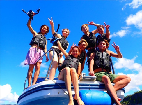 【渋谷】◆社会保険完備・最短1年デビューの実績あり◆20代のスタッフが多く、お客様の年齢層も20代がメイン！デザインカラーが特に人気のトレンドサロンです！自分だけの強みを作ったり、自分が好きな技術に特化した美容師も目指せる「Siena 渋谷（シエナシブヤ）」からアシスタント（美容師）の求人☆★