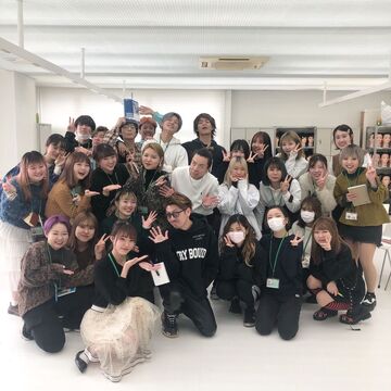 【赤間】≪月給20万円スタート≫≪完全週休2日制≫≪社会保険完備≫外国人風カラーで高い技術を学べちゃう！仕事とプライベートのメリハリをつけて頑張りましょう！アットホームなヘアサロン「LAND（ランド）」からスタイリスト（美容師）の求人☆★☆