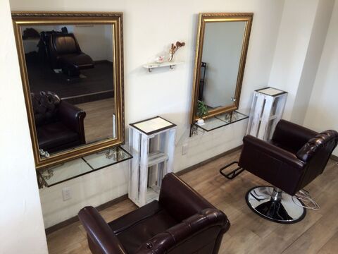 【堺東】≪月給18万円スタート≫≪月7,8日休み≫≪営業中レッスンOK≫≪平均退社時間19時≫朝レッスンなので夜は遅くなりません♪プライベートとメリハリつけて働けますよ☆「siesta（シエスタ）」からアシスタント（美容師）の求人☆☆