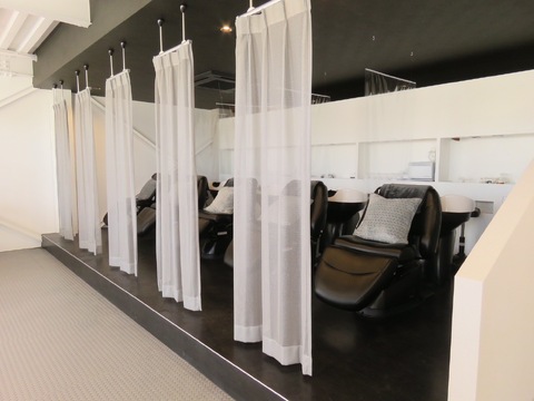 【伏見】≪月給26万円～≫≪月8,9日休み≫≪社会保険完備≫入客チャンスあり！幅広い年齢層のお客様の入客が可能！早い時は18：50に帰れるのでプライベートも充実できますよ！「hair art Le Riow byNYNY（ヘアーアートリオンバイニューヨークニューヨーク）」からスタイリスト（美容師）の求人☆★☆