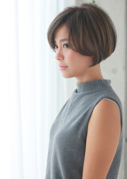 【心斎橋】≪アクセス抜群≫≪撮影が好きな方にもオススメ≫実力のあるスタイリストさんが丁寧に指導してくれます！ガラス張りのビルの中にあるオシャレなヘアサロン「Door Bell hair Living（ドアベルヘアリビング）」からスタイリスト（美容師）の求人★☆