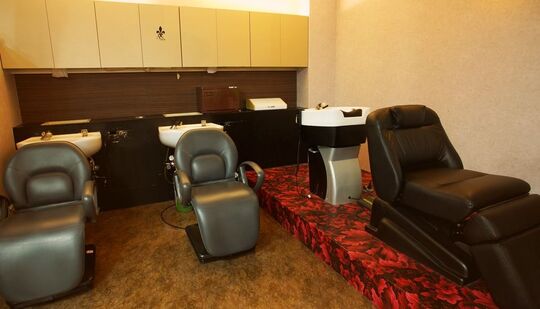 【玉造】≪週2日～OK、土日休みOK、主婦の方大歓迎！≫≪日曜定休日あり≫≪月8日休みOK≫≪社会保険完備≫≪19時迄に退勤可能≫≪営業中レッスン&最短1年半デビュー≫地域密着の人気ヘアサロン！仕事もプライベートも充実できる体制です！「As GROW HAIR（アズグロウヘアー）」からアシスタント（美容師）の求人☆★☆