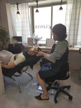 【綱島】≪産休育休実績あり・ブランクがある方もOK・メンズのお客様の入客チャンス多数・着付けやメイクの入客もできる≫自分の得意な技術をしっかり生かせます！「ヘアサロン CLOVER 新横浜本店（ヘアサロン クローバー シンヨコハマホンテン）」からスタイリスト（美容師）の求人☆★