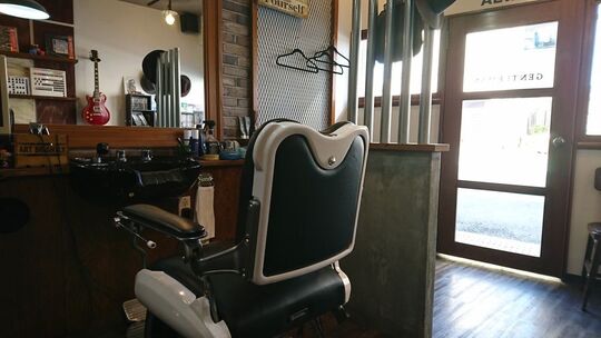 【なかもず】≪月8日休み≫狙いは「メンズのたまり場」！距離感の近い接客とバチっとカッコよくする技術がウリ！1年でスタイリストデビューも目指します♪自然体で働けるメンズサロン「Rudo（ルード）」から理容師（理容室）の求人☆★