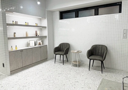 【京都駅】■フリー売上40％還元／指名売上45〜55％還元■全国展開する人気サロンの新ブランド！ヘアケアメニューをウリに個室でゆったりお客様と関われます！「ANGELICA Labo spa&treatment（アンジェリカラボスパアンドトリートメント）」からスタイリスト（美容師）の求人★☆